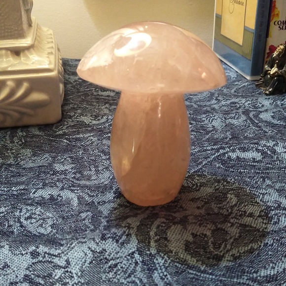 Rose quartz mushroom - Picture 4 of 9
